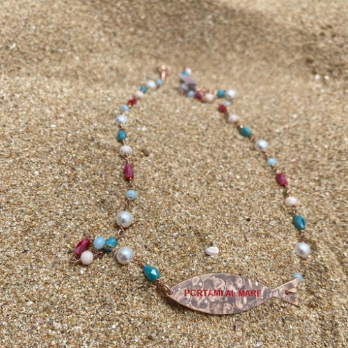 Collana girocollo con pesce martellato "portami al mare"