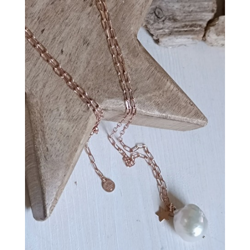 Collana in catena graffettina con maxi perla scaramazza.