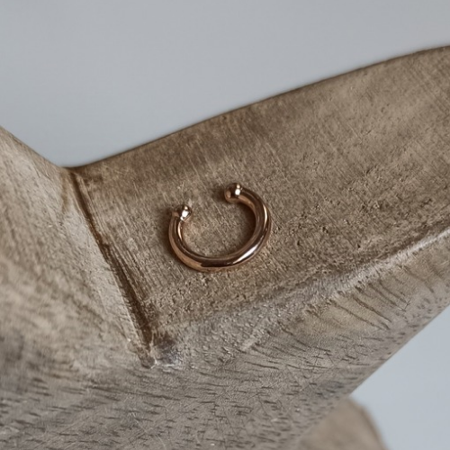 Ear cuff
