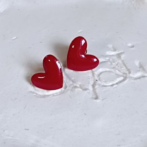 Orecchino cuore in smalto