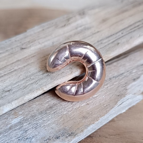 Ear cuff