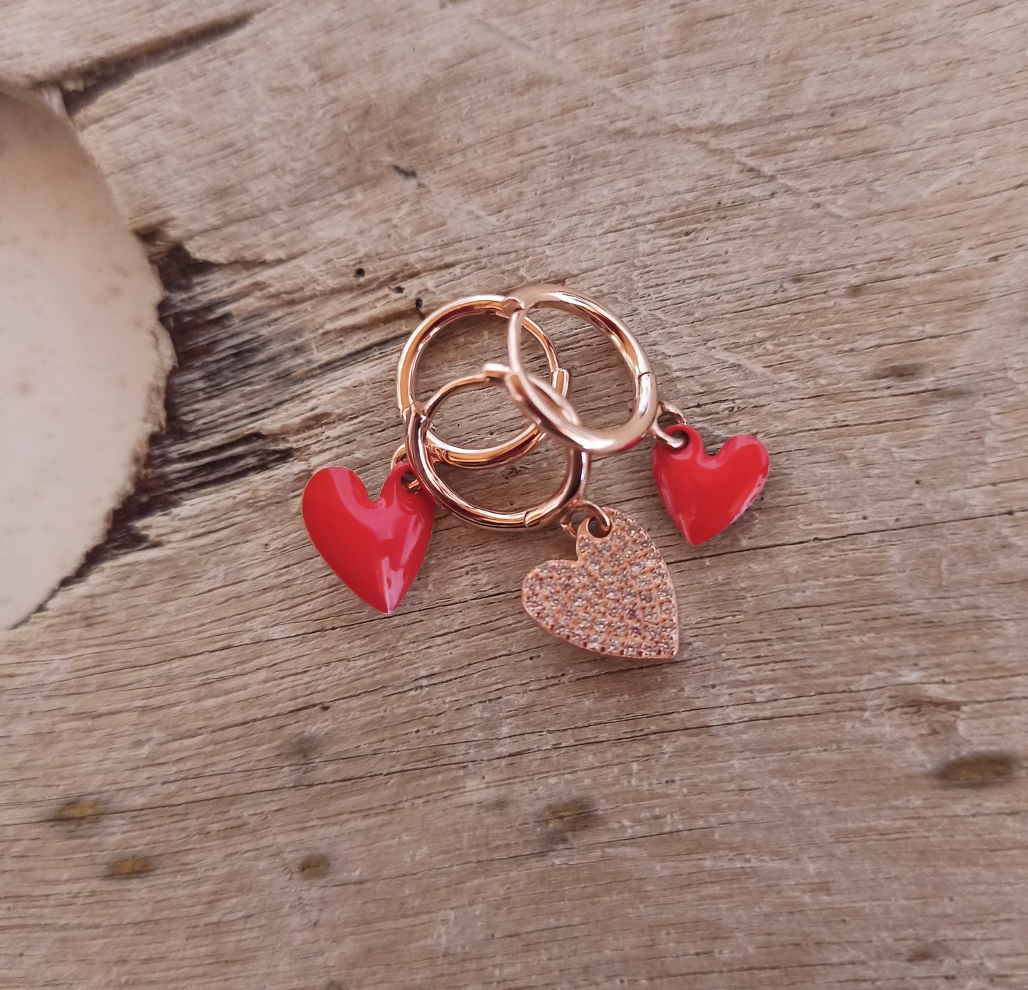 orecchino a cerchio con cuore