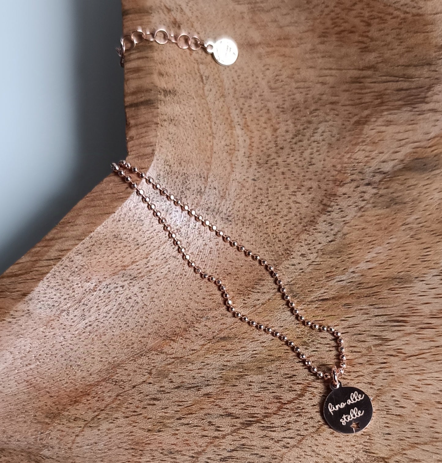 Collana con targhetta "fino alla luna, fino alle stelle"