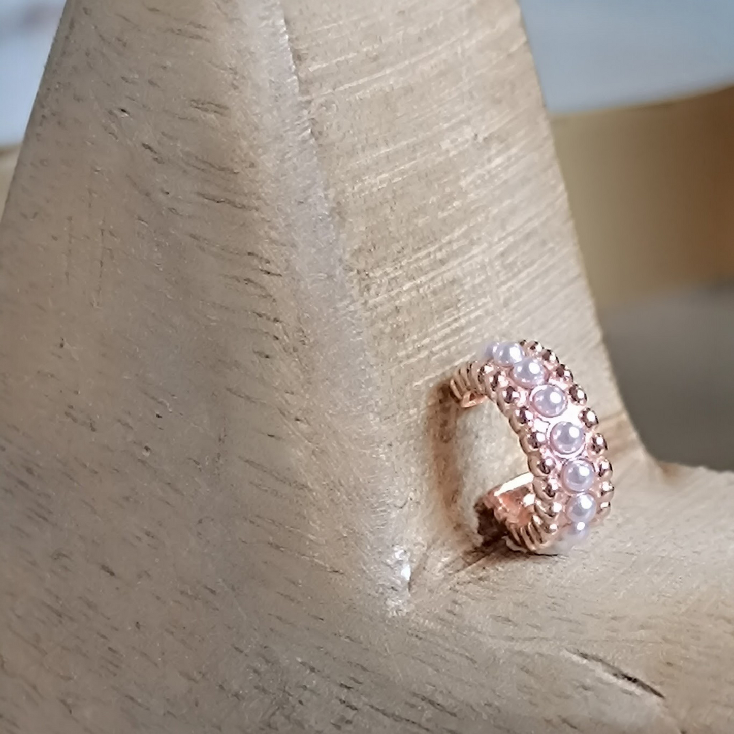 Ear cuff