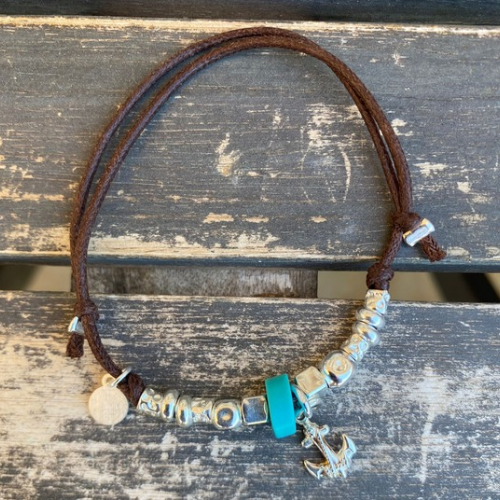 Bracciale cordino cotone cerato da 1,5 mm.