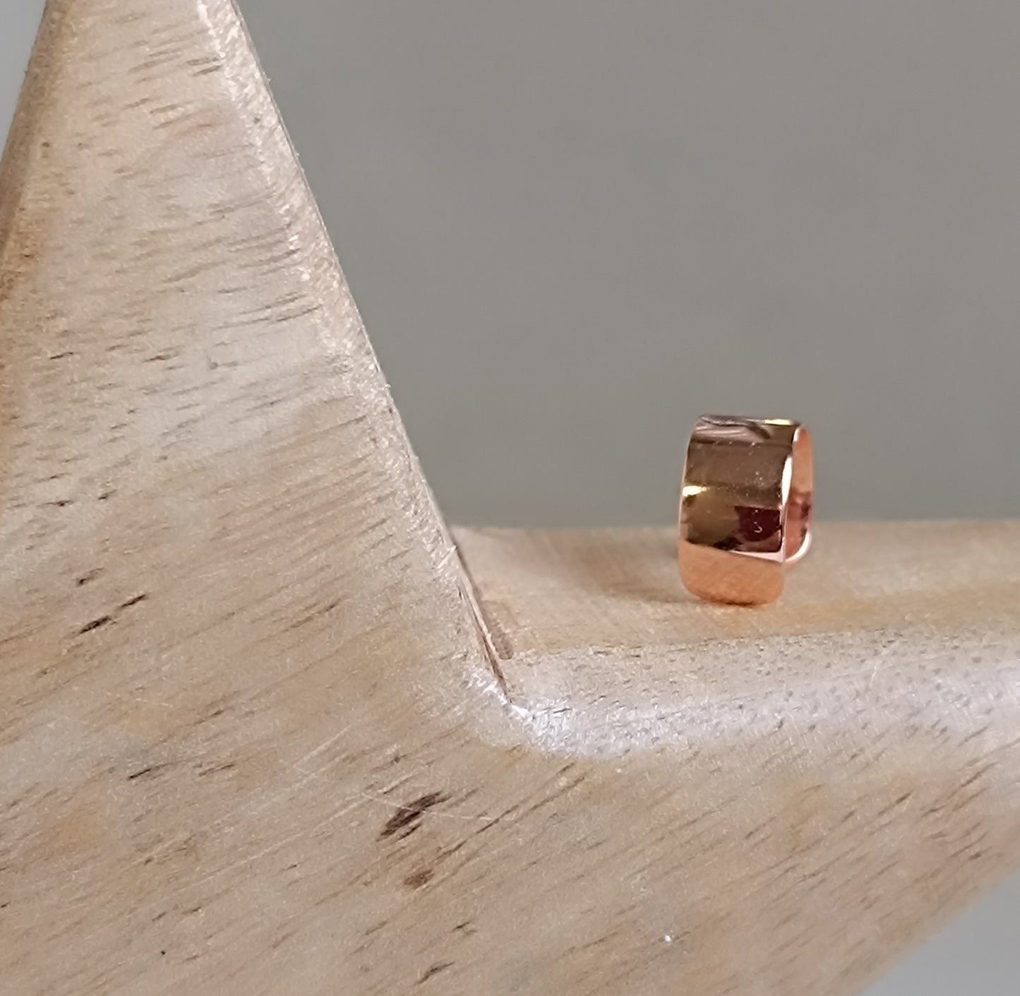 Ear cuff