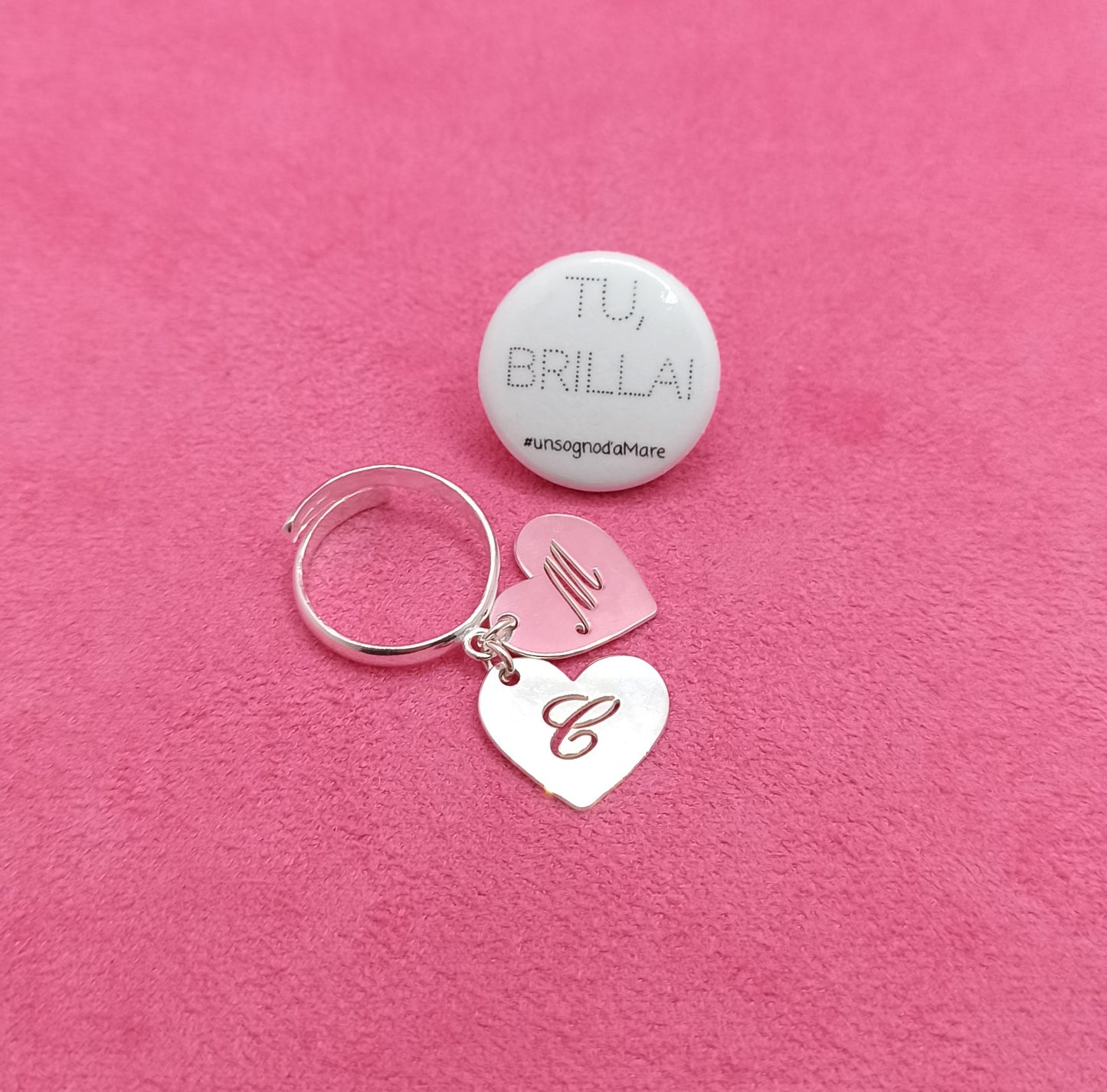 Anello doppio cuore con iniziale traforata