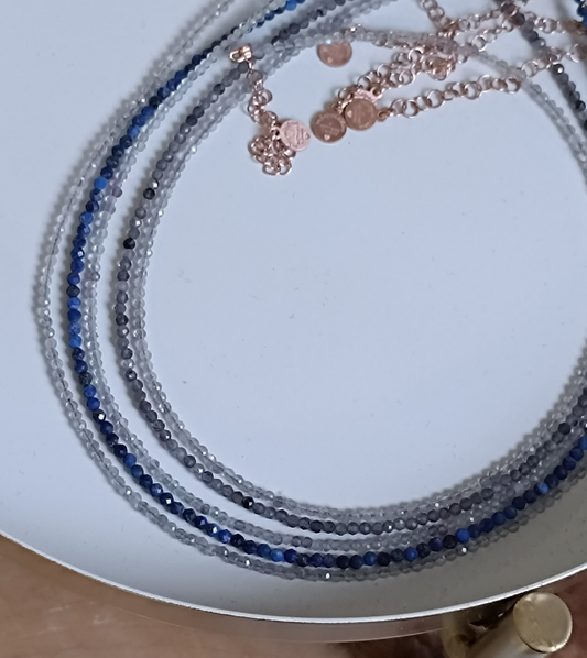 Collana in pietre sottili