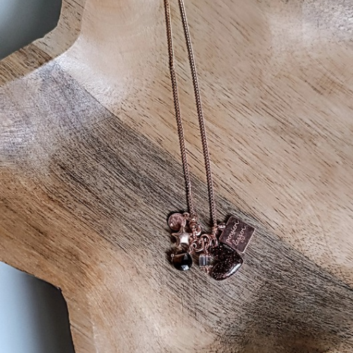 Collana portamifortuna con cuore in smalto marrone glitter